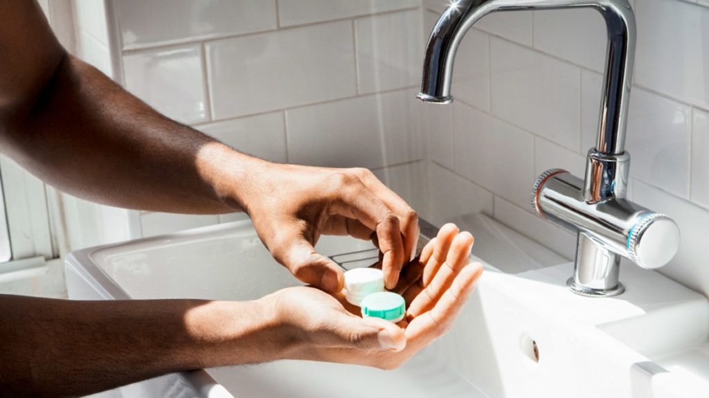 how to take care of contact lens