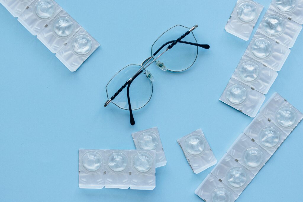 contact lenses with frame glasses