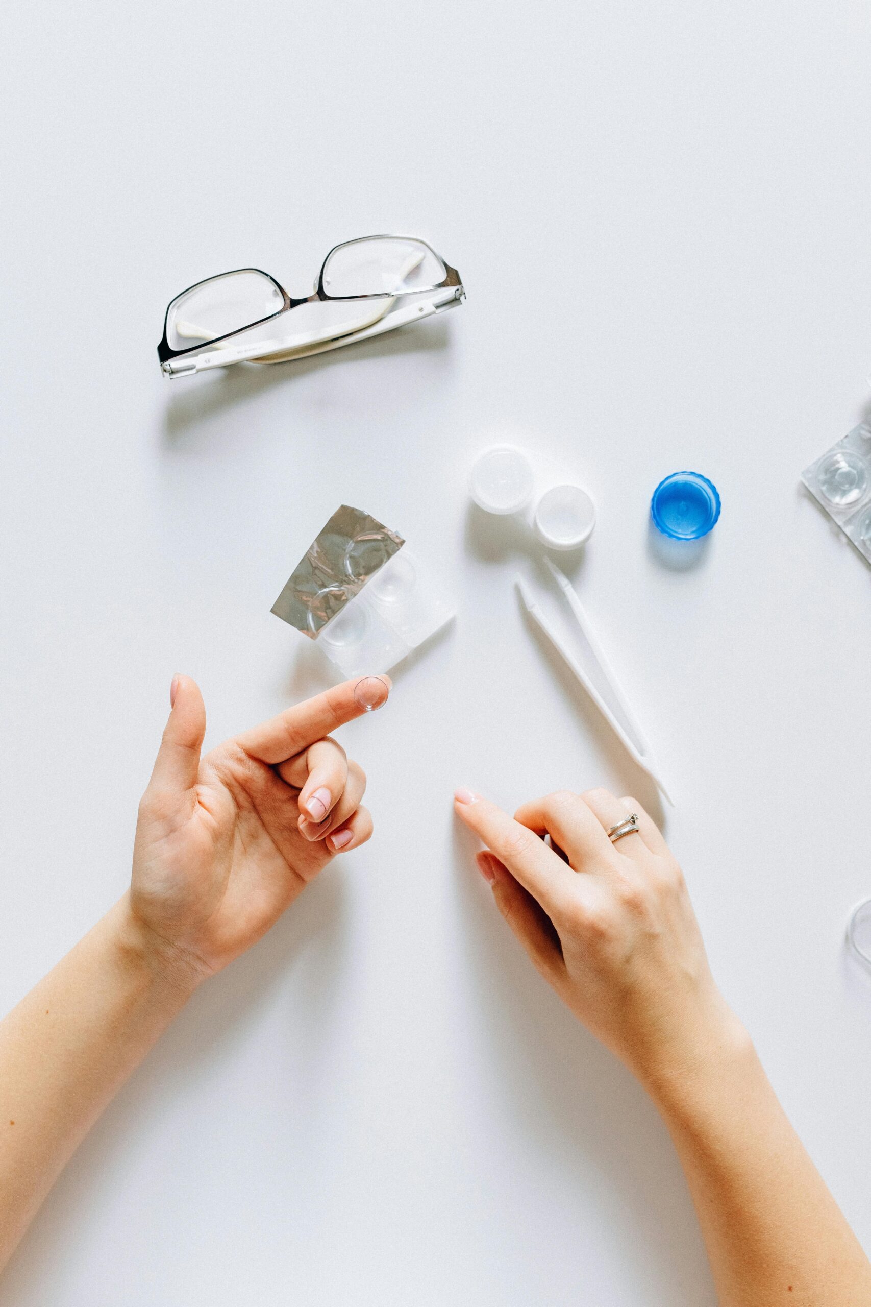 contact lenses with frame glasses (1)