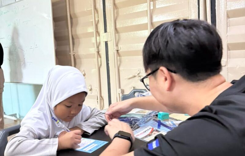 Eye Screening in Schools in Klang Valley by Qualified Optometrist Malaysia Near Me eye exam